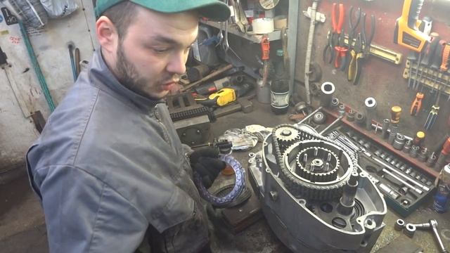 Сборка одного мотора из двух / Иж Юпитер 5 ч.2 смотреть онлайн