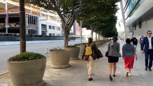 ??FRIDAY EVENING, DOWNTOWN LOS ANGELES, L.A. Live??California??[4K]