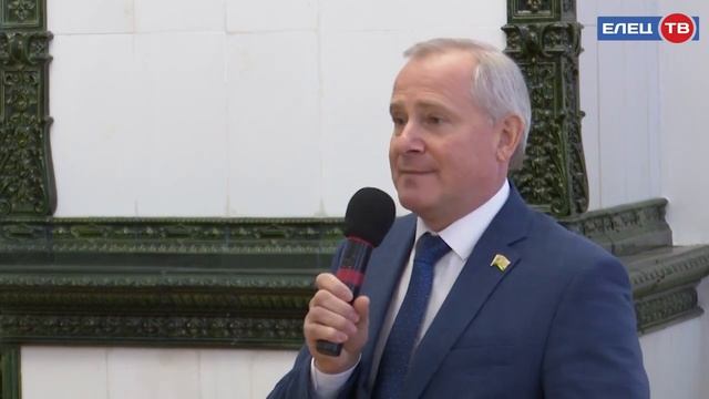 Ко Дню матери: накануне праздника в Ельце чествовали многодетных мам смотреть онлайн