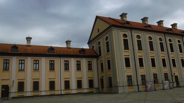 Несвиж. Замок Радзивиллов ( внутренний двор ) смотреть онлайн