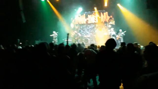 Тролль Гнет Ель - Две пьяненькие девчонки (БНД cover)(23.11.2018, Театръ, Москва) смотреть онлайн