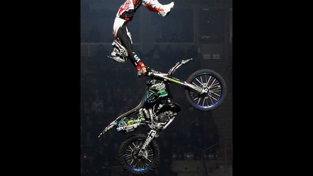 Трюки на мотоциклах смотреть онлайн