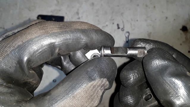 САМОДЕЛЬНЫЙ ХОМУТАТЕЛЬ c РЕЗАКОМ для хомутов Шруса смотреть онлайн