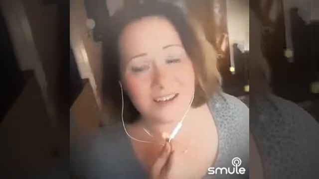 Медляк. Сегодня в белом танце кружимся. #smule смотреть онлайн