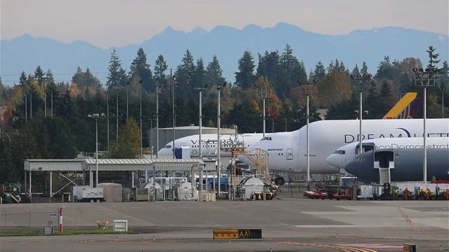 LIVE!!! Planespotting!!! From Paine Field Home of Boeing Pip's Planespotting LIVE!!! Everett Wash смотреть онлайн