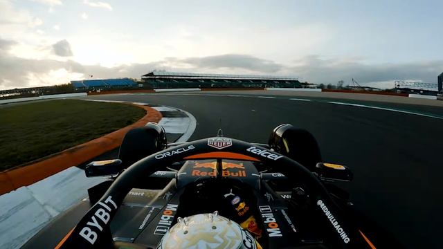 Oracle Red Bull Racing Season Invite смотреть онлайн