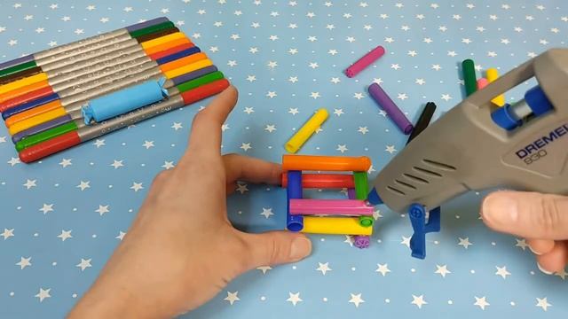 ПОДСТАВКА ДЛЯ ТЕЛЕФОНА, карандашей и ручек ИЗ ФЛОМАСТЕРОВ / PHONE STAND MADE OF FELT-TIP PENS