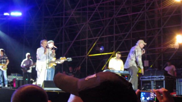 The Beach Boys - California Girls [live in Rome 26/07/2012] смотреть онлайн