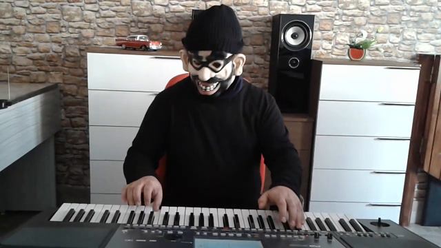 Maskeli bir show смотреть онлайн