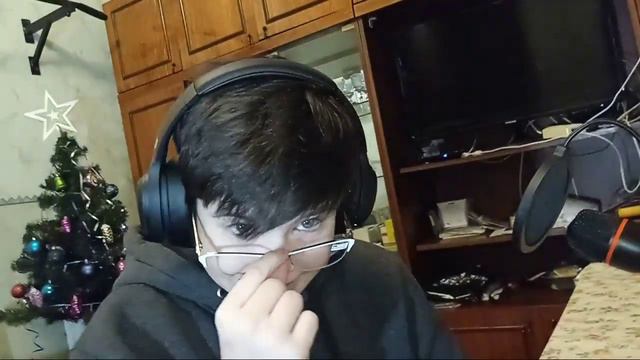 КАК НАПИСАТЬ ТРЕК НА ТЕЛЕФОНЕ? ДАЖЕ ПОЙМЁТ ТВОЙ ДЕД!!! смотреть онлайн