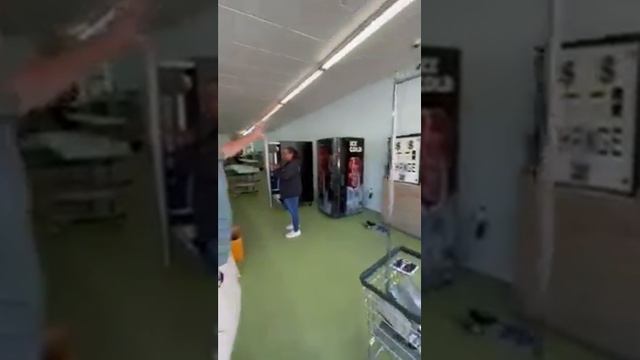 1510 Clinton Rd Location смотреть онлайн