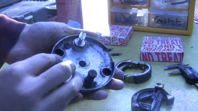 Full Walkthrough Puch Maxi Brake Job, Brake Shoe Replacement смотреть онлайн