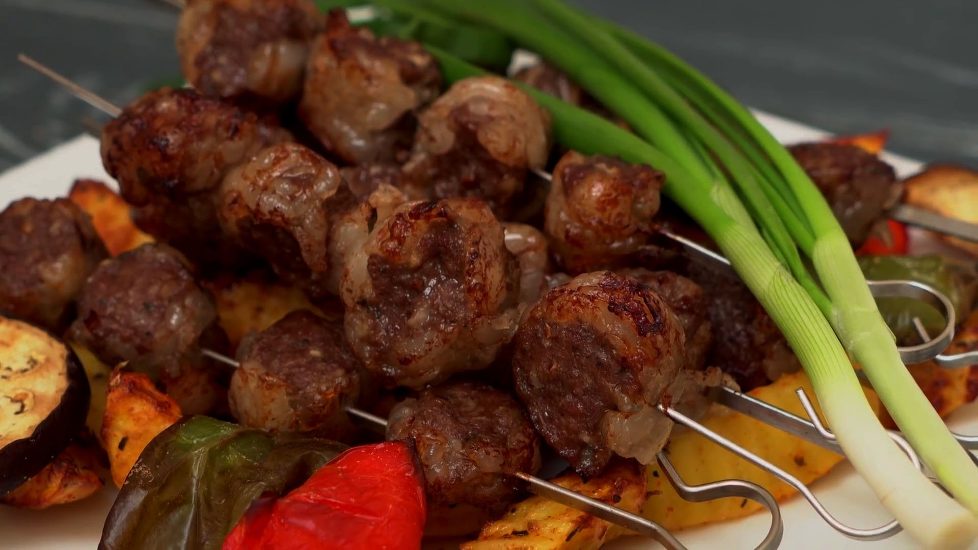 Шашлык. Обалденный ужин для всей семьи. Готовим шашлык дома.