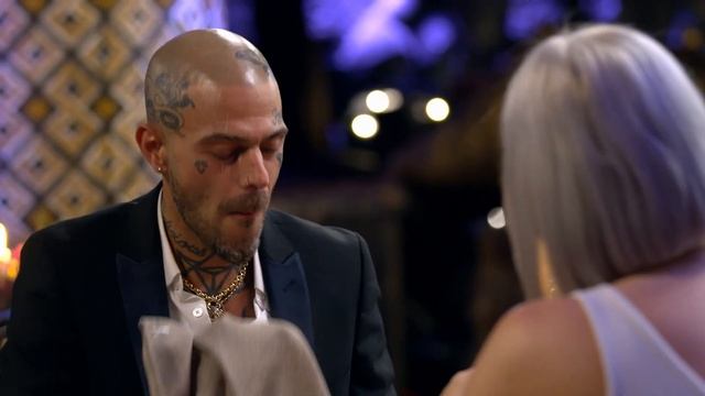 Abz Love's BIZARRE Table Manners | Celebs Go Dating | E4 смотреть онлайн