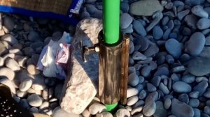 Новый способ крепить зонтик на пляже