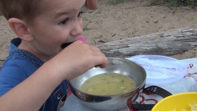 Алиса с братиком едут гулять на остров Котлин (в Кронштадт) смотреть онлайн