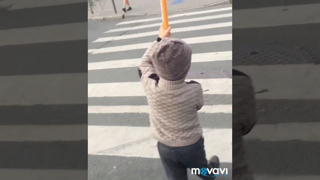 Влог. Прогулки по городу. Насим катается на большой скорости смотреть онлайн