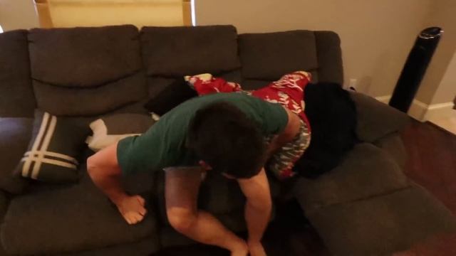 ROBLOX CHOOSE THE RIGHT GIFT CARD, WIN $10,000 ROBUX!! (IRL) смотреть онлайн