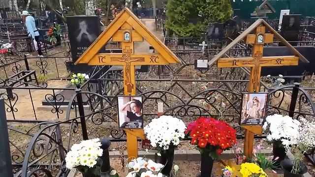 Два ангела ? Егор Клинаев и Арина Клинаева / Бутовское кладбище 10.04.2023 ПОМНИМ смотреть онлайн