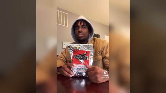 Trading food at the school lunch table meme | All Videos 1-25 | Miccolla4 смотреть онлайн