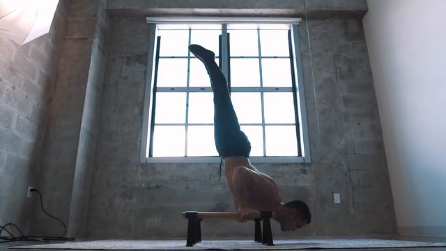 50lb PUSH UP CHALLENGE - Chris Heria VLOG 8 S1 смотреть онлайн