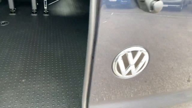 Volkswagen Transporter Kombi Highline SWB 150 PS смотреть онлайн