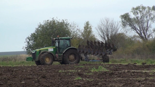 Вспашка JOHN DEERE 8310R ,LEMKEN DIAMAND 11.