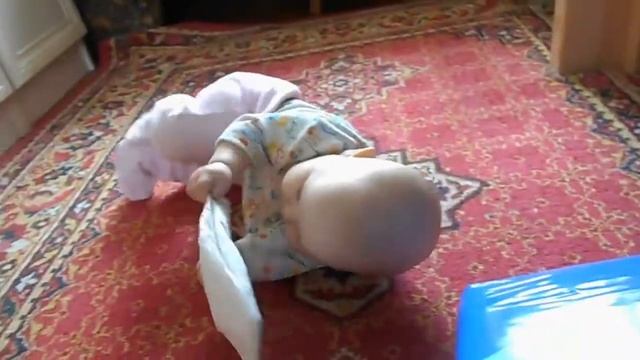 Все ли малыши ползают?:) как они начинают это делать? Как сэкономить с детками?:) смотреть онлайн