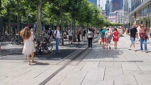 Центр шоппинга во Франкфурт-на-Майне... 4k смотреть онлайн