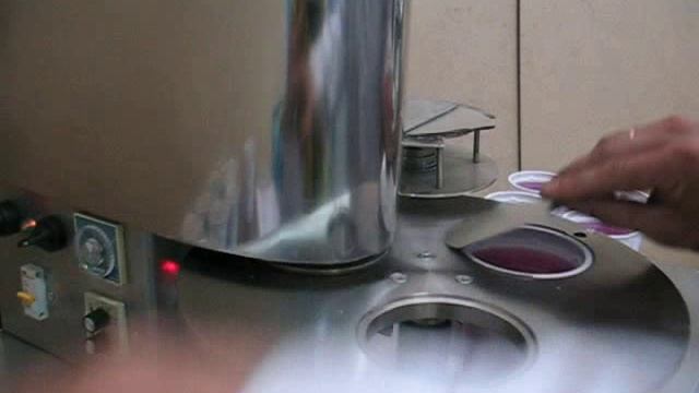 Установка фасовочно-упаковочная (пластиковые стаканы) ИПКС-122УС смотреть онлайн