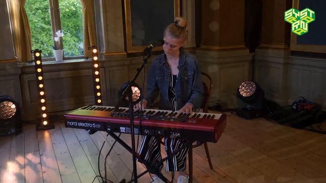 Eila- The Wolves смотреть онлайн