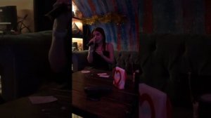 Екатерина в караоке-баре исполняет песню Ирины Дубцовой "О нём"
