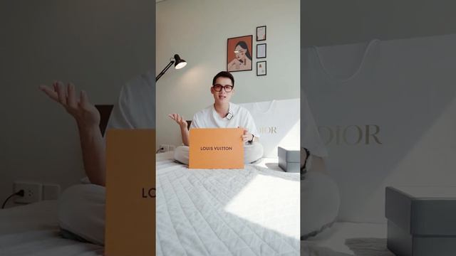 NHỮNG MÓN ĐỒ HIỆU ĐẦU TIÊN MÌNH SỞ HỮU/ ĐẬP HỘP DIOR BOOK TOTE 3500$? LOUIS VUITTON UTILITY CÓ GÌ? смотреть онлайн