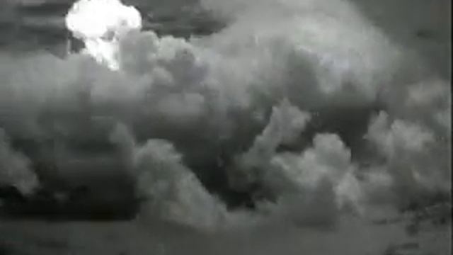 Надводный ядерный взрыв смотреть онлайн