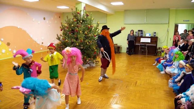 Утренник - старшая группа (1 часть) смотреть онлайн