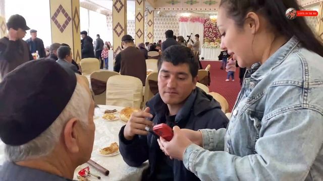 Узбекистан! НА СВАДЬБЕ ГУЛЯЮТ ВСЕ: Казахи, Кыргызы, Узбеки! ПЛОВ и свадебные ТРАДИЦИИ в кишлаке! смотреть онлайн
