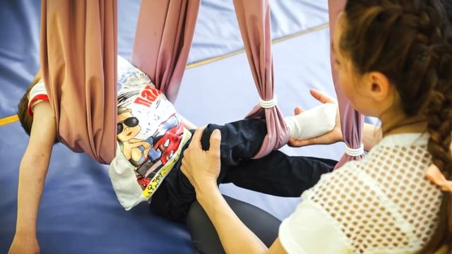 Fly гимнастика для детей с ограниченными возможностями здоровья в Тюмени смотреть онлайн