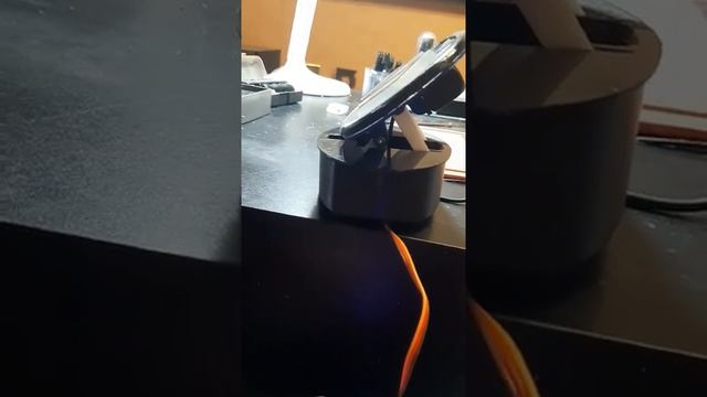 Камера переднего вида, скрывающаяся под логотип. Для TOYOTA Camry 40/ смотреть онлайн