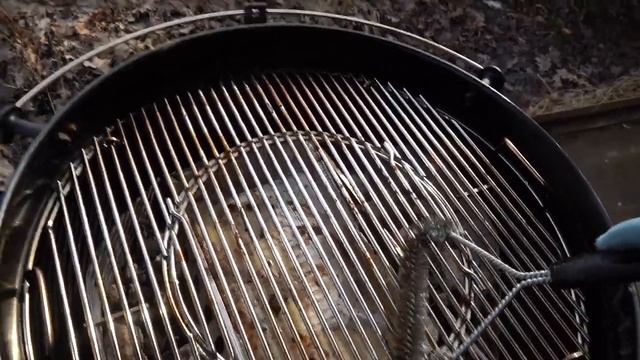 ОНЛАЙН ТРЕЙД.РУ Щетка для гриля Weber Т-образная, 30 см смотреть онлайн