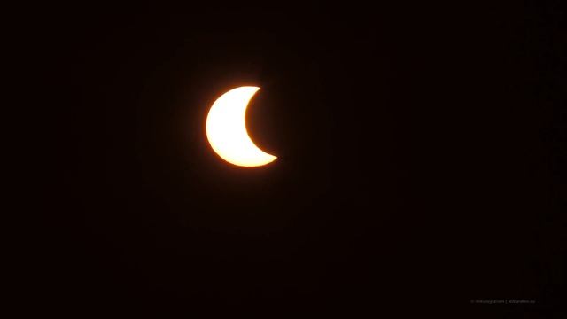 Частичное солнечное затмение в Новосибирске 25.10.2022 смотреть онлайн