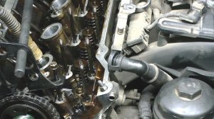 Что делать когда мотор ест масло.Замена маслосъемных колпачков БМВ