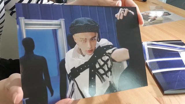 Распаковка мини-альбома Stray Kids "Oddinary" Scanning ver. /unboxing смотреть онлайн