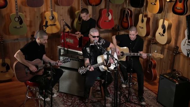 Rancid's Tim Armstrong Performs "Diabolical" | Fender смотреть онлайн