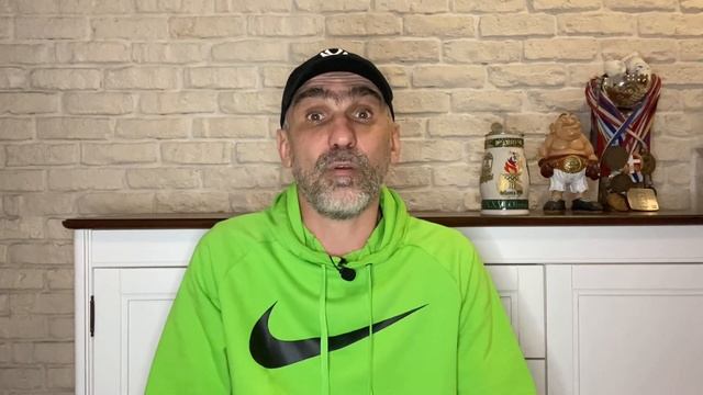 Непонятки в суперах / Накормите Усика / Фьюри сказочник смотреть онлайн