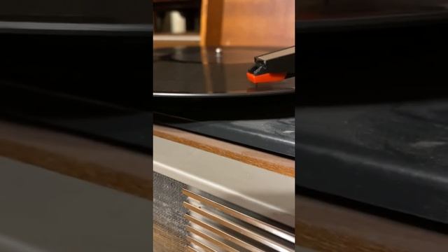 Проигрыватель Рондо 201 с новой иглой смотреть онлайн