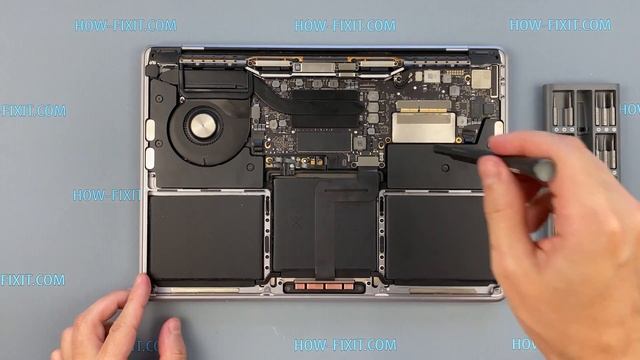 MacBook Pro 13 A1708 (Late 2016- Mid 2017) How to install SSD upgrade смотреть онлайн