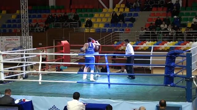 Чемпионат РК по боксу в Таразе 2014 г. Евгений Еегембердиев (Тараз)-Канагат Ахметов (Алматы) смотреть онлайн