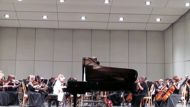 Кабалевский. Концерт 3 для ф-но с оркестром III ч. Играет Маргарита Бажутина 9 лет