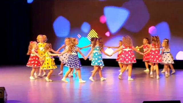 Шоу-балет Александрия (посвящение в Александрийцы - танец модница) Благовещенск смотреть онлайн