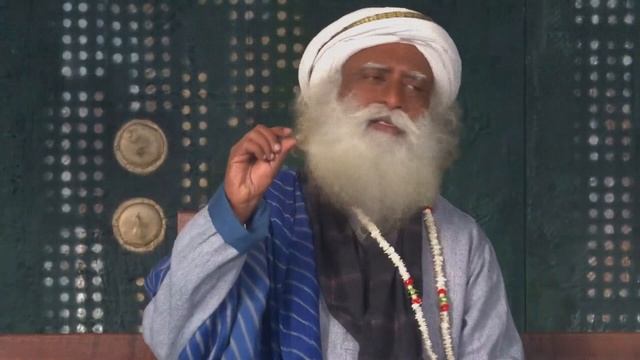 Избавьтесь от лишних аксессуаров жизни  | Еженедельный дискурс с Садхгуру  1 ноября 2020